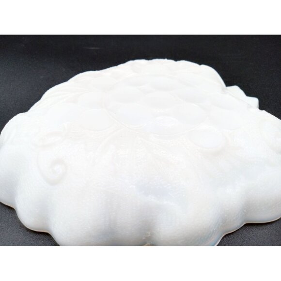 Grape Cluster Design Milk Glass Vintage Trinket Dish 7 Inches Fruit Shaped Tray - Picture 9 of 11